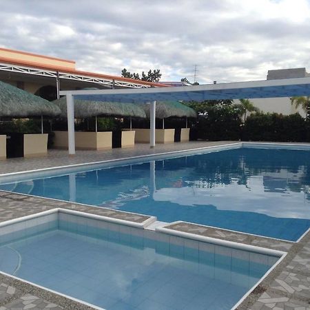 Ukl Ever Resort Hotel Laoag Exterior photo