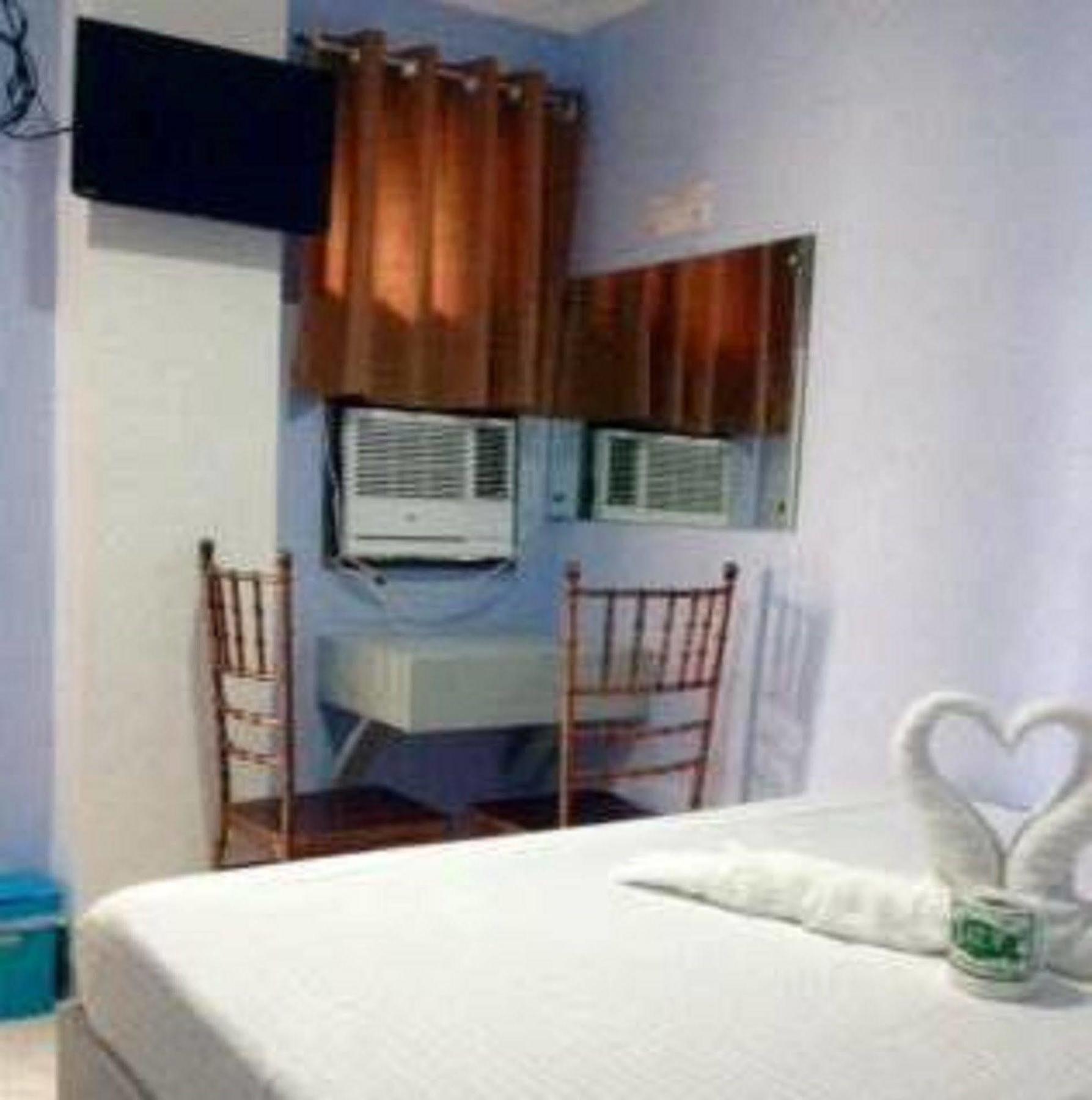 Ukl Ever Resort Hotel Laoag Exterior photo
